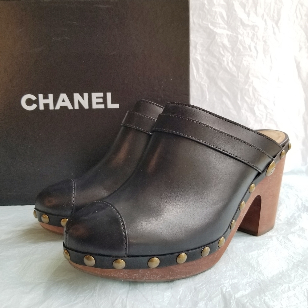 CHANEL Size 9-9.5 US